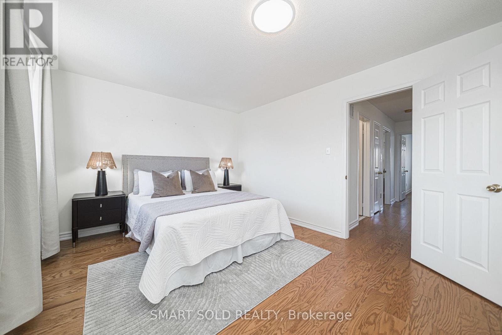 29 Breezeway Crescent, Richmond Hill, ON - Indoor Photo Showing Bedroom