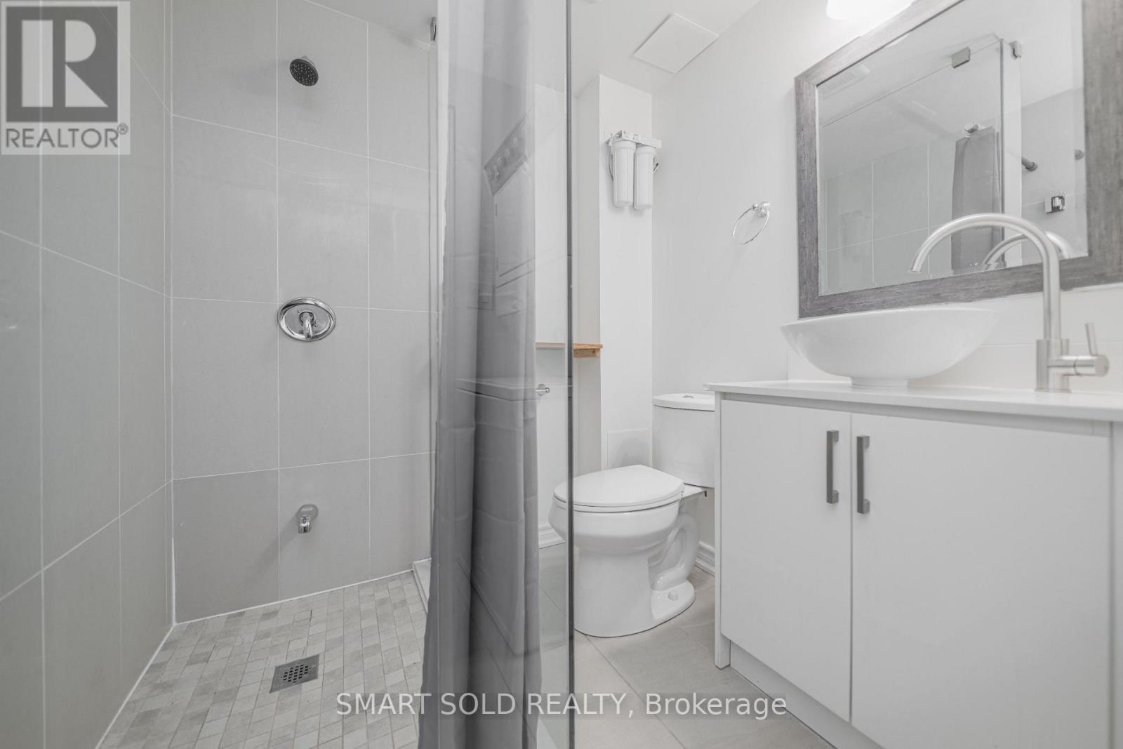 29 Breezeway Crescent, Richmond Hill, ON - Indoor Photo Showing Bathroom
