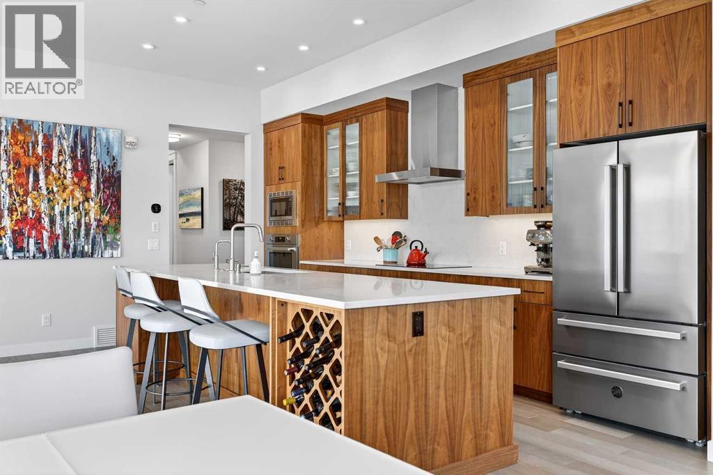 402, 21 Lebel Crescent Nw, Calgary, AB - Indoor Photo Showing Kitchen