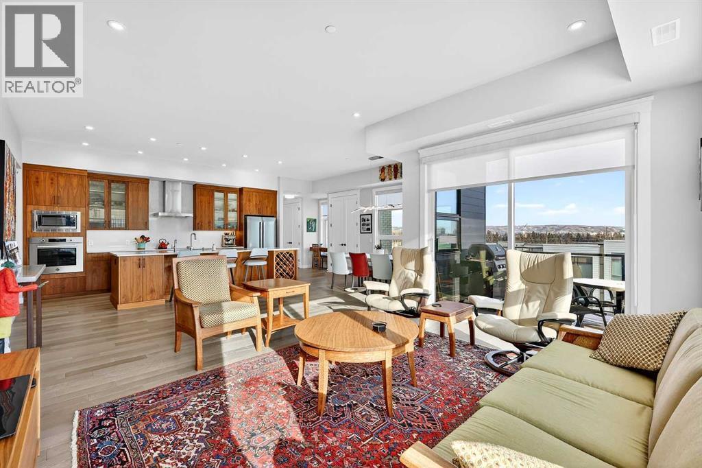 402, 21 Lebel Crescent Nw, Calgary, AB - Indoor Photo Showing Living Room