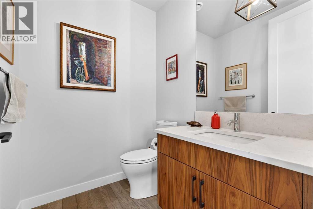 402, 21 Lebel Crescent Nw, Calgary, AB - Indoor Photo Showing Bathroom