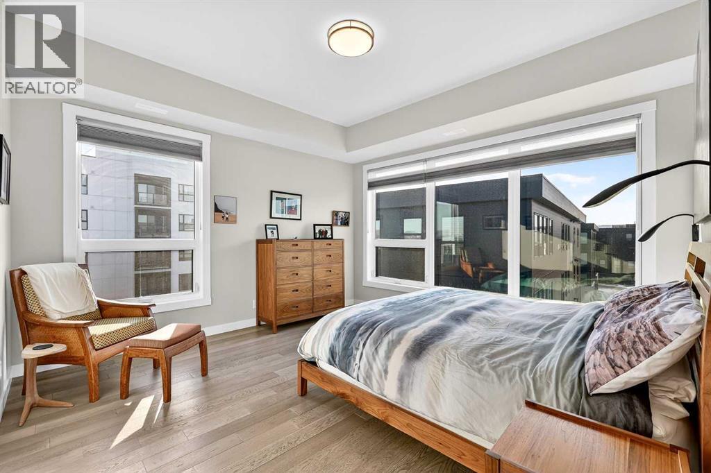 402, 21 Lebel Crescent Nw, Calgary, AB - Indoor Photo Showing Bedroom