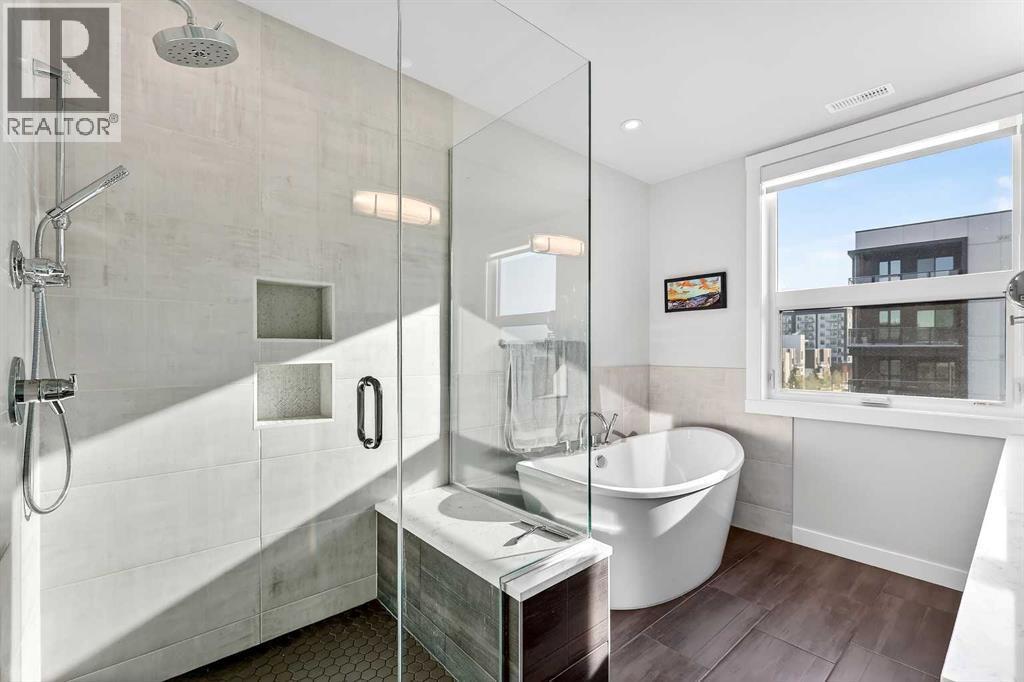 402, 21 Lebel Crescent Nw, Calgary, AB - Indoor Photo Showing Bathroom