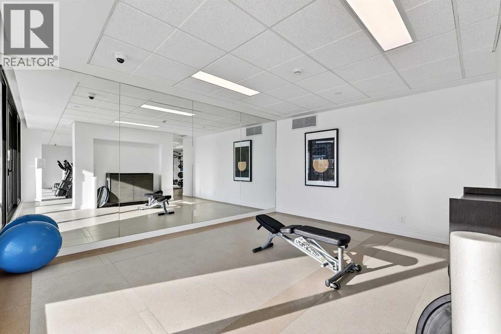 402, 21 Lebel Crescent Nw, Calgary, AB - Indoor