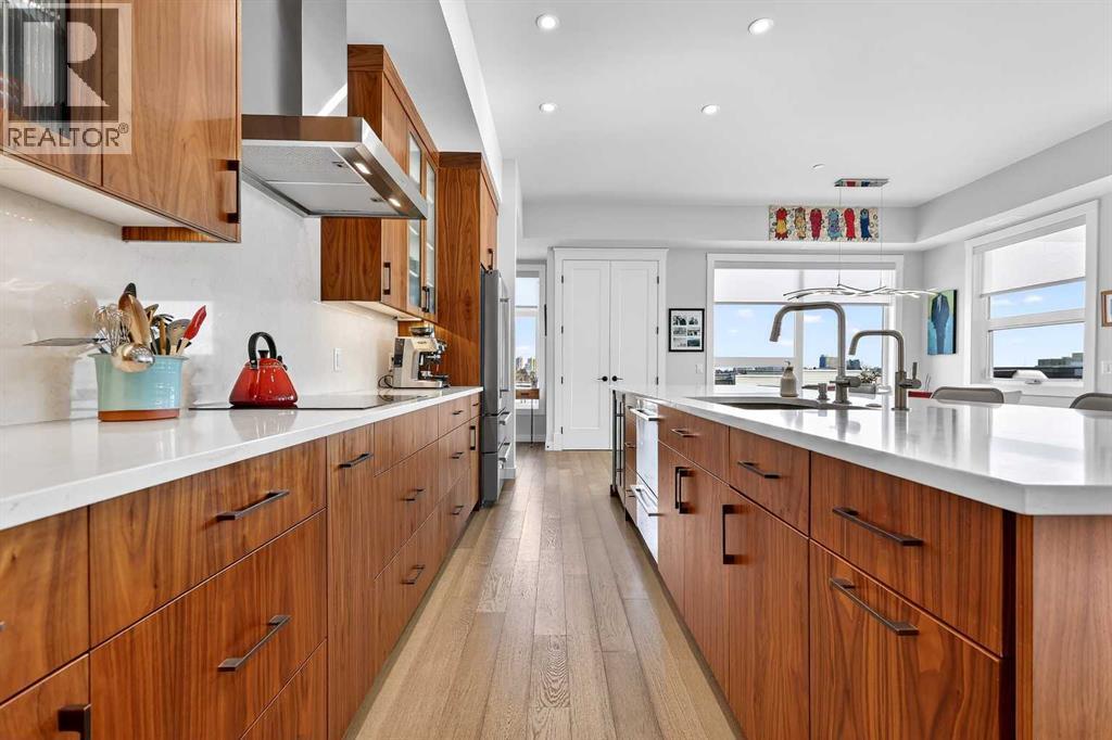 402, 21 Lebel Crescent Nw, Calgary, AB - Indoor Photo Showing Kitchen With Upgraded Kitchen