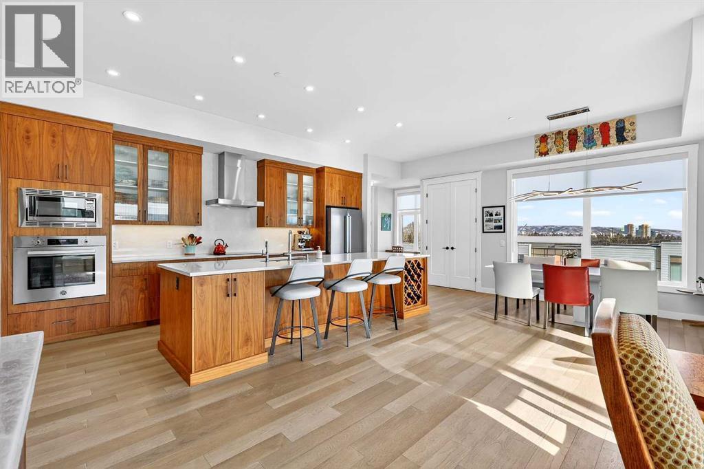 402, 21 Lebel Crescent Nw, Calgary, AB - Indoor Photo Showing Kitchen