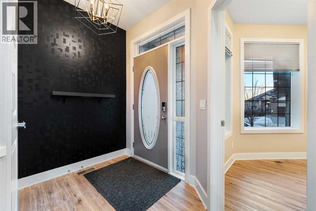 Welcoming Entrance.. - 70 Royal Ridge Manor Nw, Calgary, AB - Indoor Photo Showing Other Room