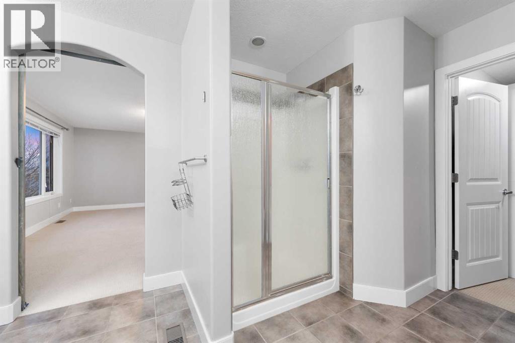 70 Royal Ridge Manor Nw, Calgary, AB - Indoor Photo Showing Other Room