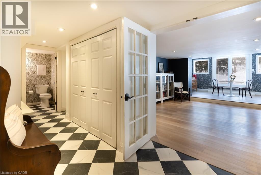 Basement mud room - 3 Fallsview Road, Hamilton, ON - Indoor Photo Showing Other Room