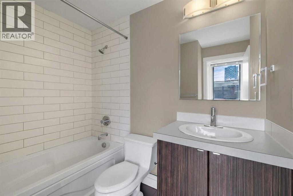 4-Piece Bathroom - 701, 788 12 Avenue Sw, Calgary, AB - Indoor Photo Showing Bathroom