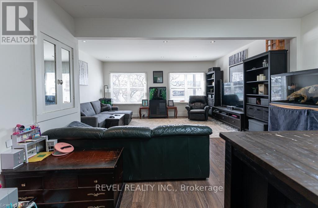 1441 Main Street E, Hamilton, ON