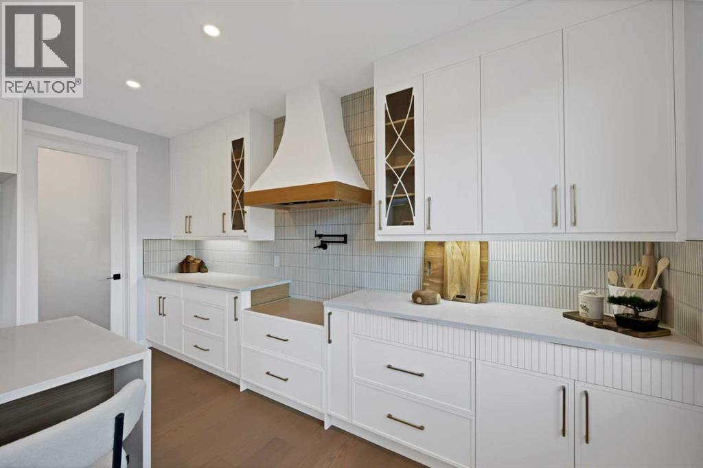 351 Waterford Grove, Chestermere, AB - Indoor Photo Showing Kitchen