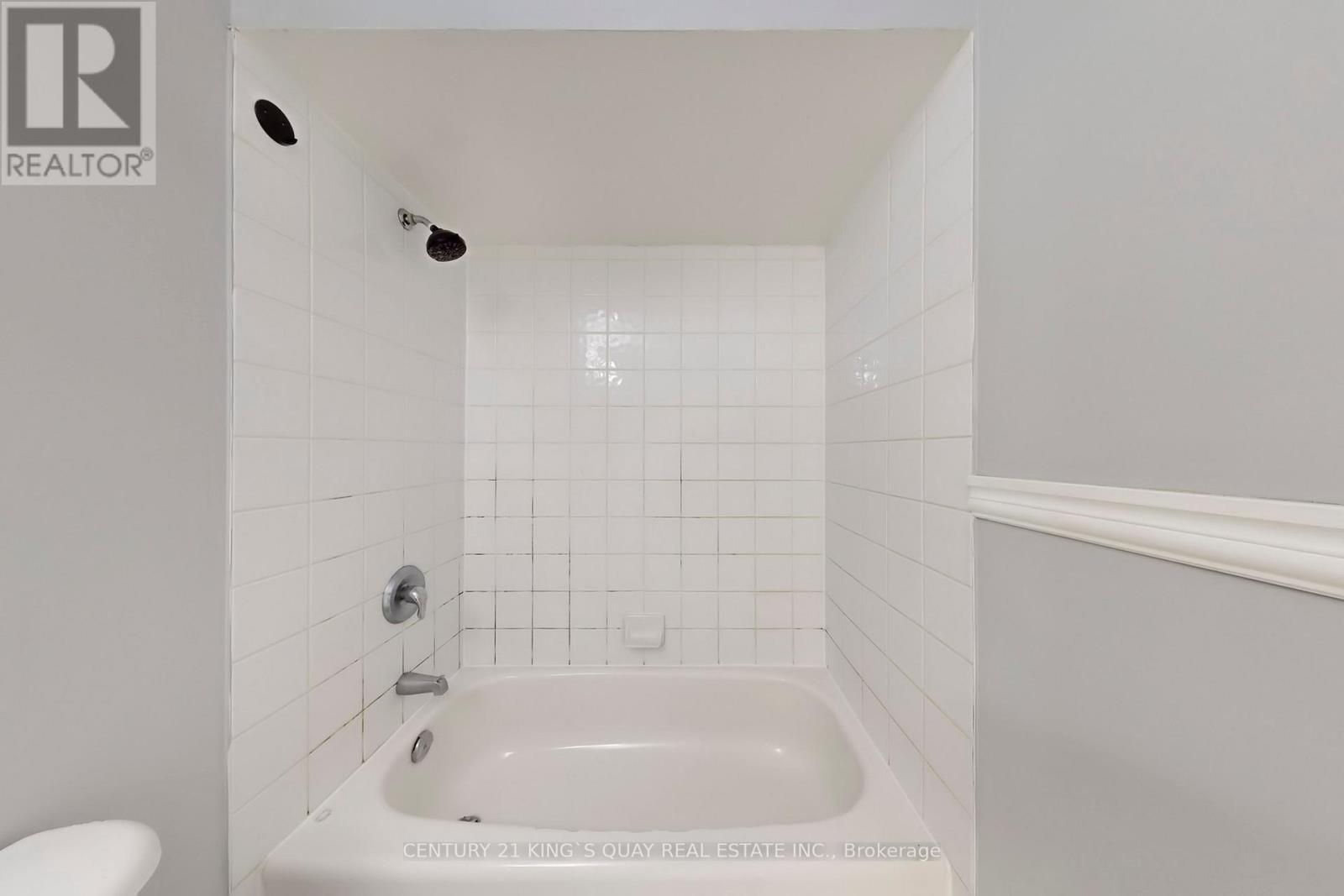 21 - 232 Stonehenge Drive, Hamilton, ON - Indoor Photo Showing Bathroom