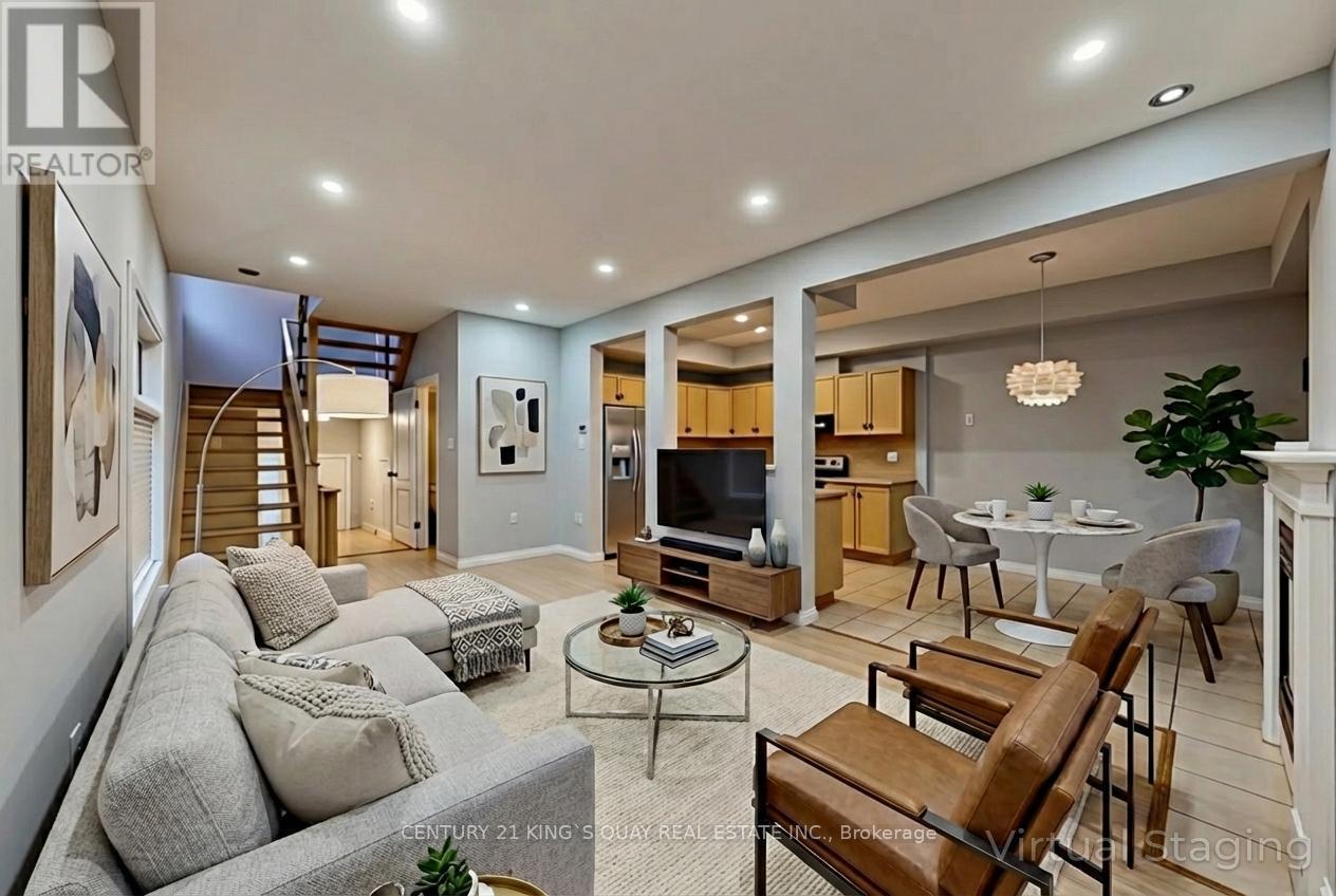 21 - 232 Stonehenge Drive, Hamilton, ON - Indoor Photo Showing Living Room