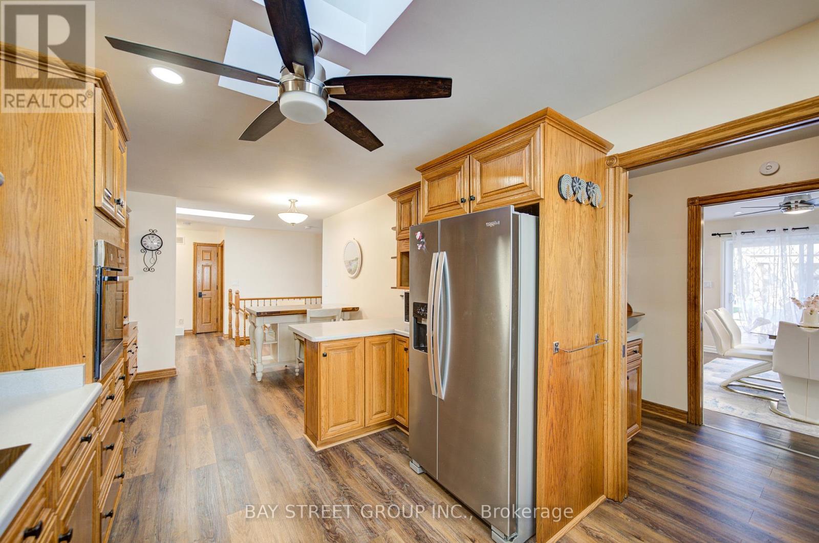 47 Cecil Street, St. Catharines, ON - Indoor Photo Showing Kitchen