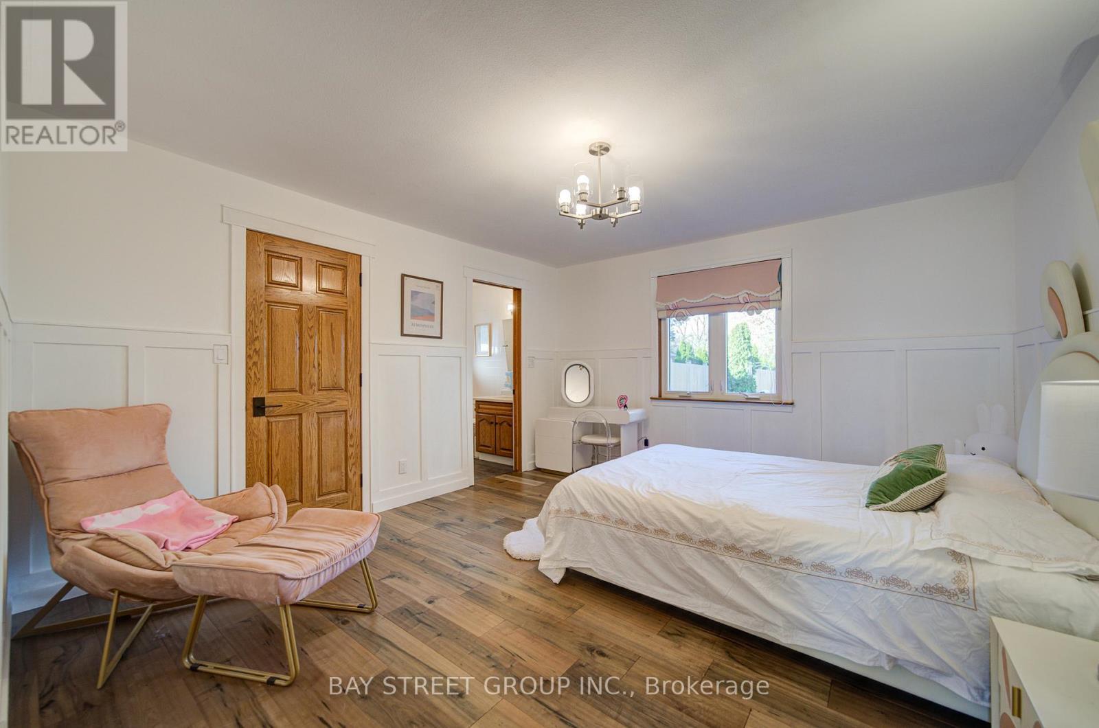 47 Cecil Street, St. Catharines, ON - Indoor Photo Showing Bedroom