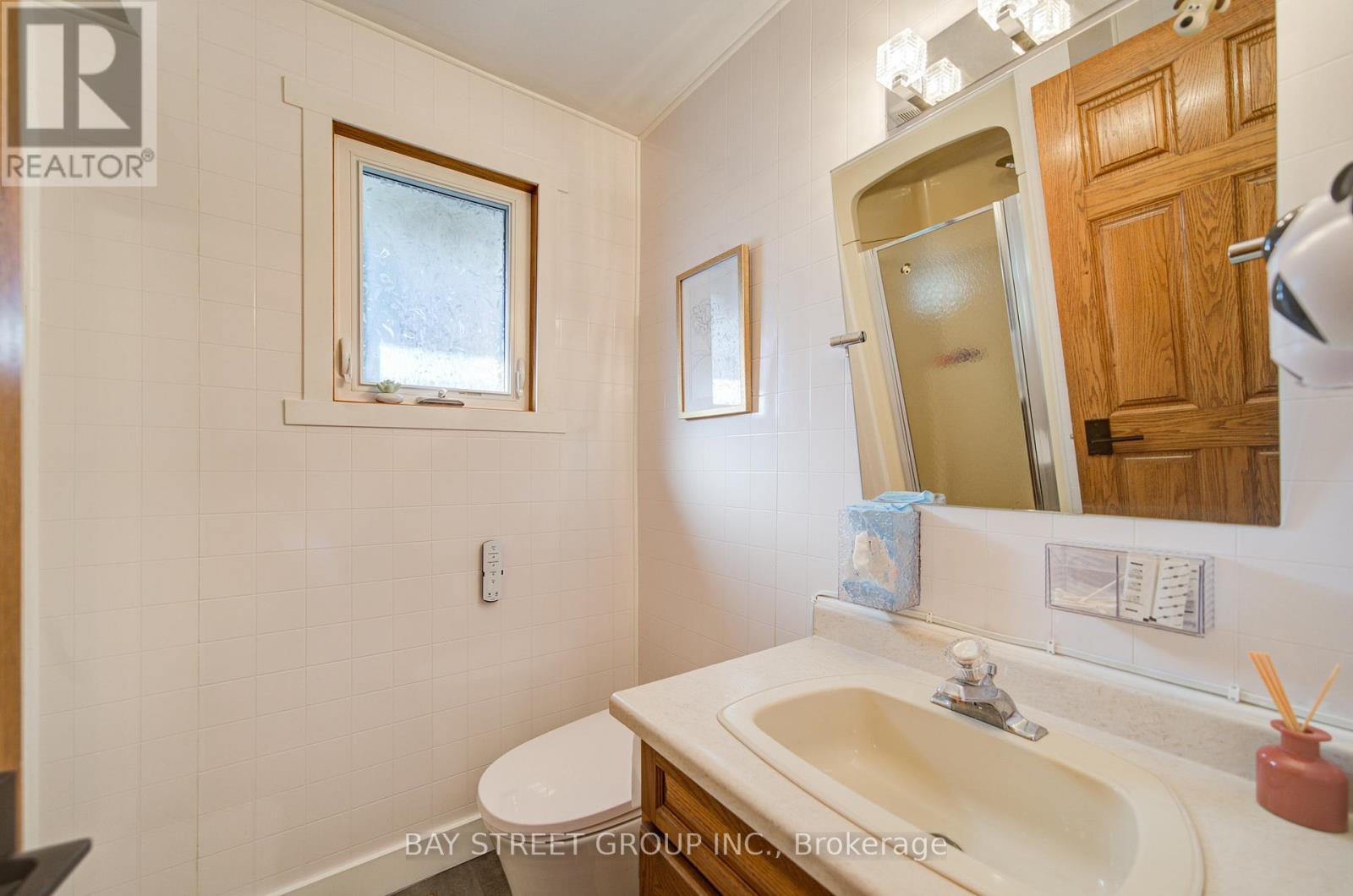47 Cecil Street, St. Catharines, ON - Indoor Photo Showing Bathroom