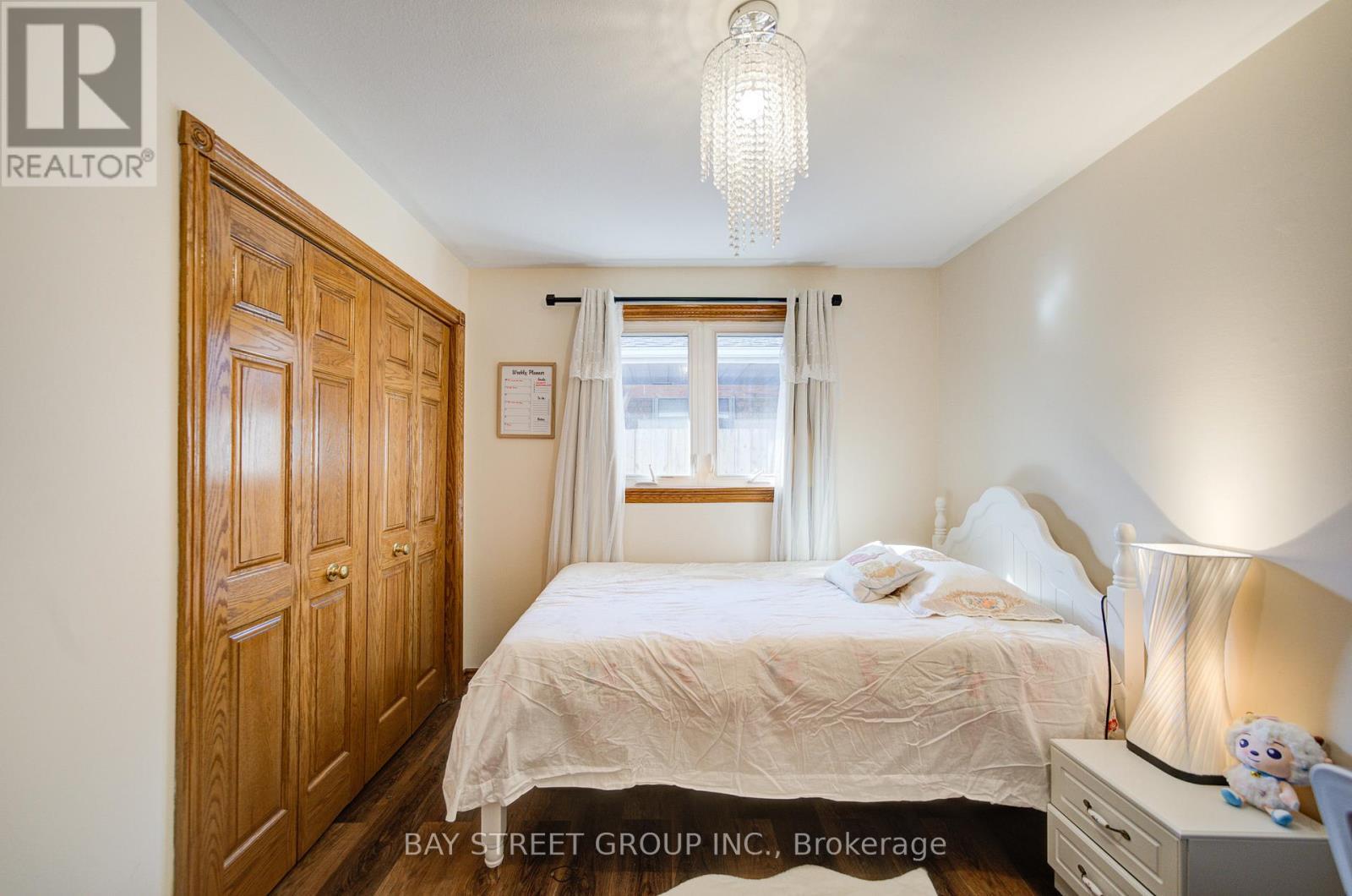 47 Cecil Street, St. Catharines, ON - Indoor Photo Showing Bedroom