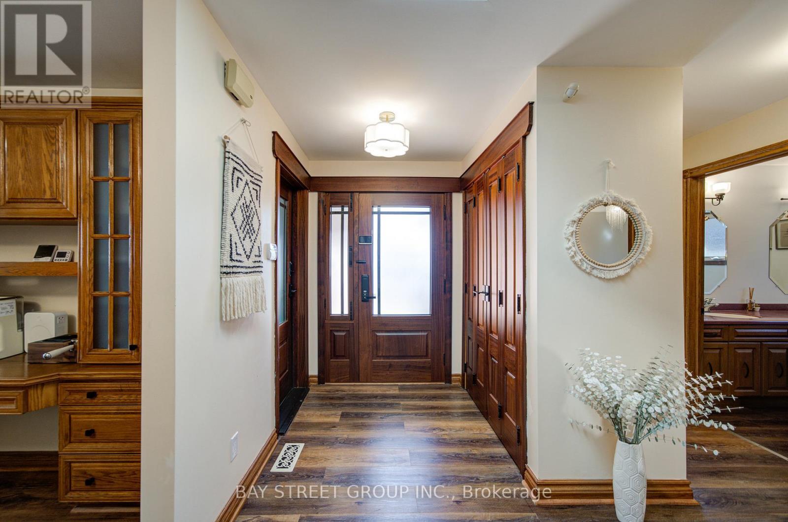 47 Cecil Street, St. Catharines, ON - Indoor Photo Showing Other Room