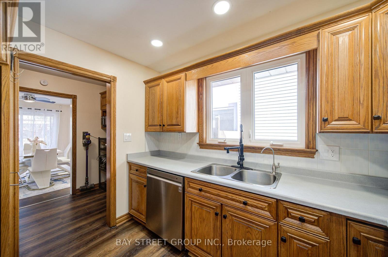 47 Cecil Street, St. Catharines, ON - Indoor Photo Showing Kitchen With Double Sink