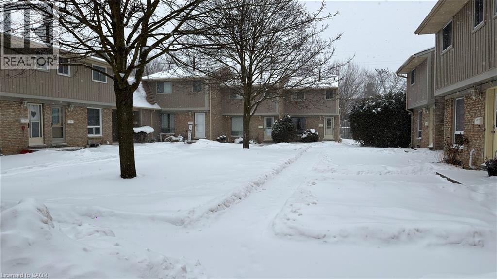 View of community - 66 Glamis Road Unit# 33, Cambridge, ON - Outdoor