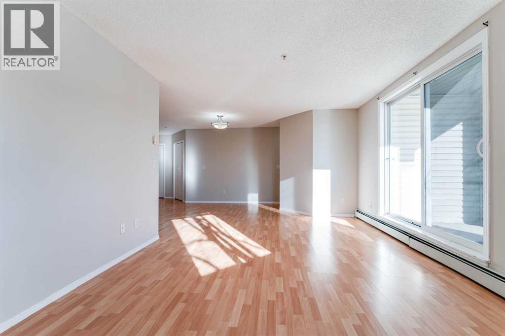 102, 1717 60 Street Se, Calgary, AB - Indoor Photo Showing Other Room