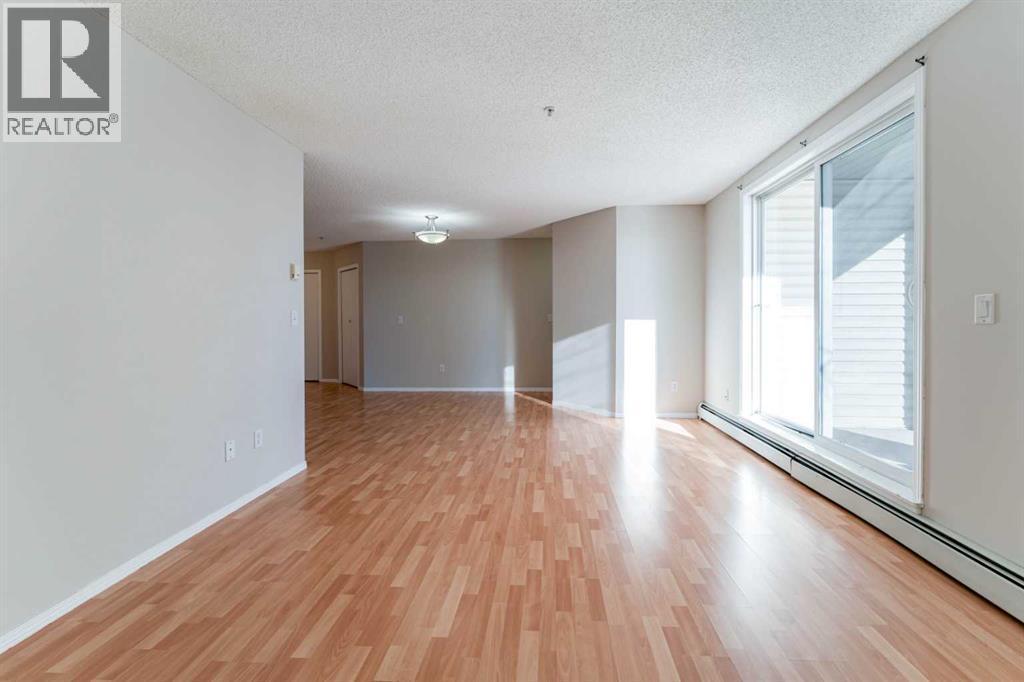 102, 1717 60 Street Se, Calgary, AB - Indoor Photo Showing Other Room