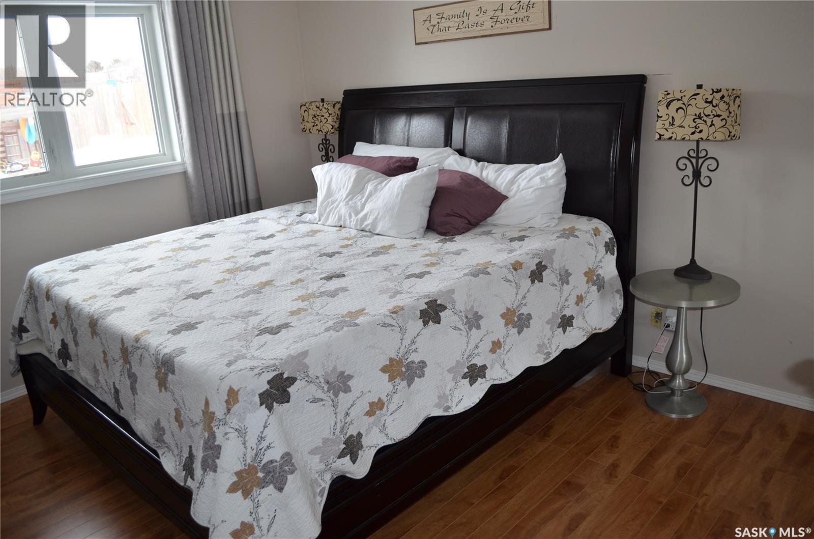 394 Standard Street, Pennant, SK - Indoor Photo Showing Bedroom