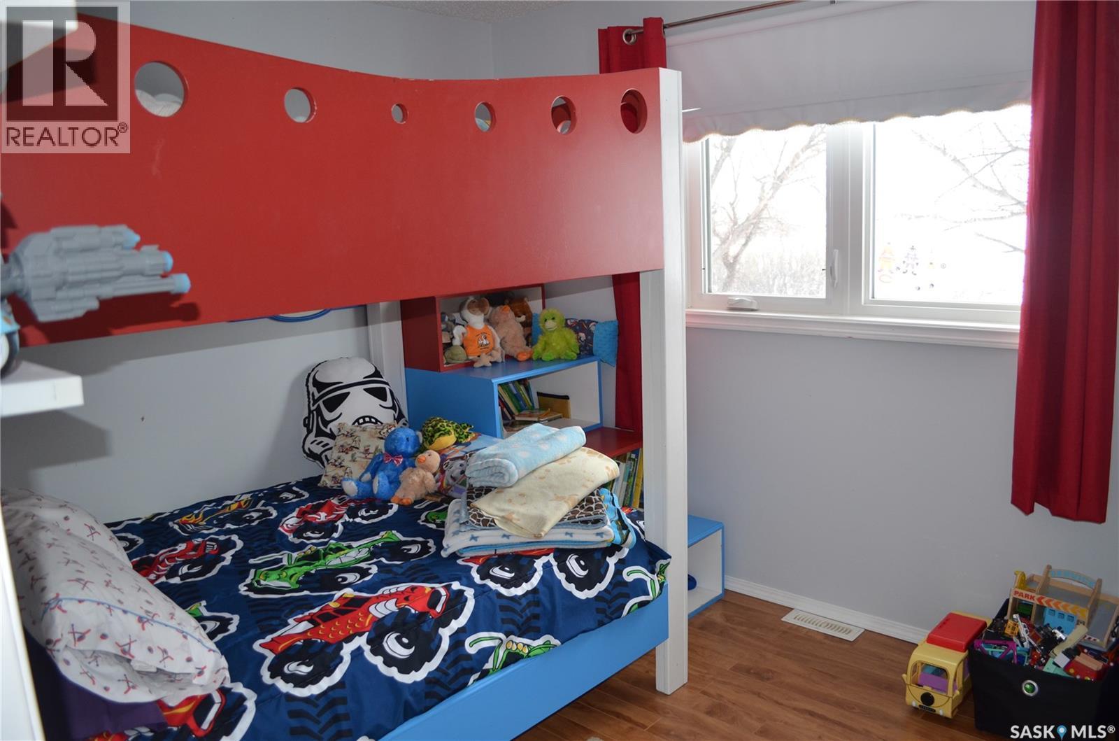 394 Standard Street, Pennant, SK - Indoor Photo Showing Bedroom