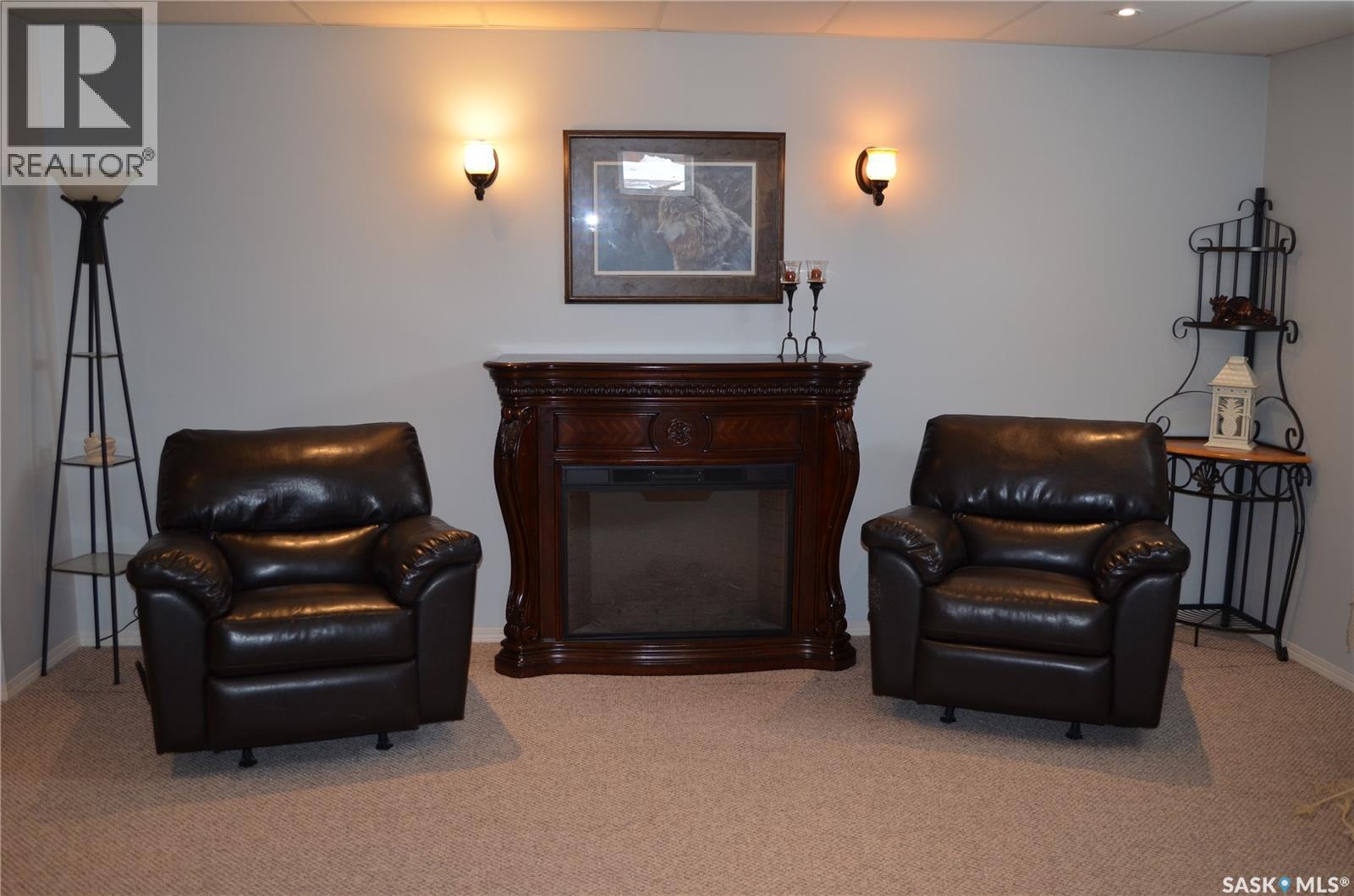 394 Standard Street, Pennant, SK - Indoor