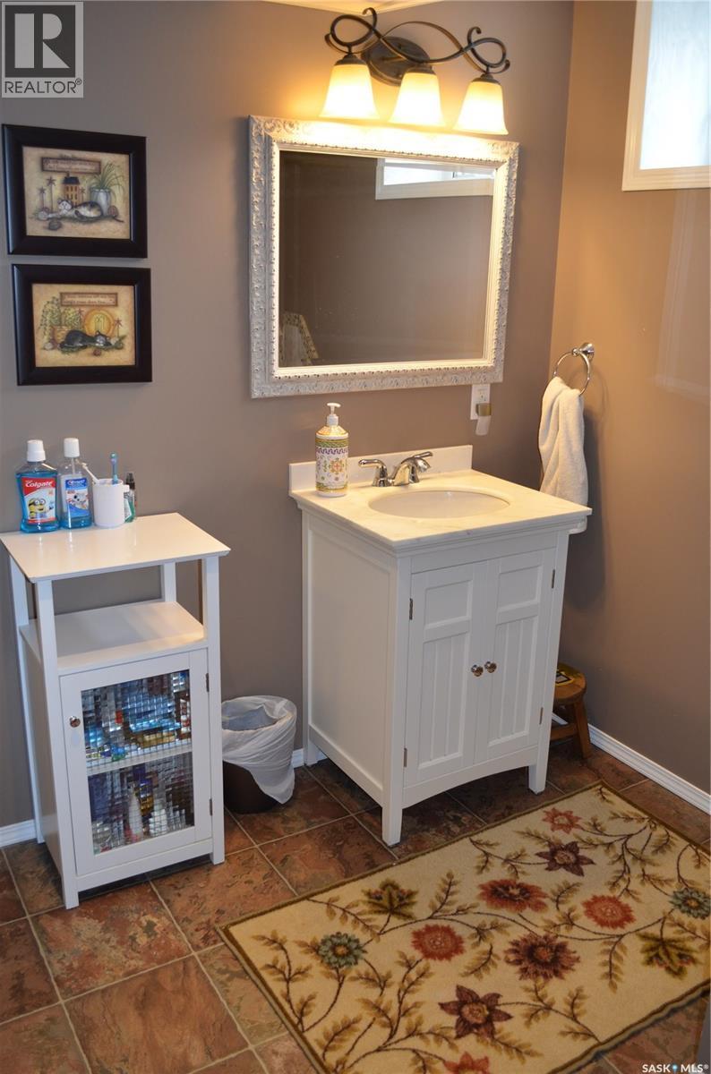 394 Standard Street, Pennant, SK - Indoor Photo Showing Bathroom