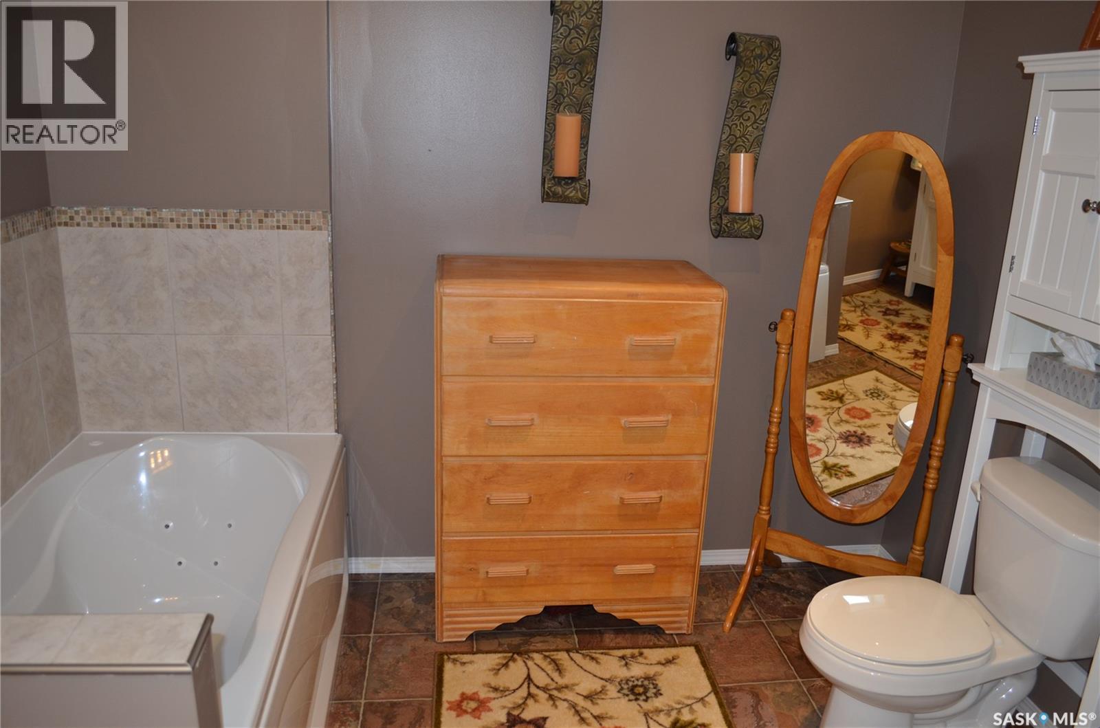 394 Standard Street, Pennant, SK - Indoor Photo Showing Bathroom