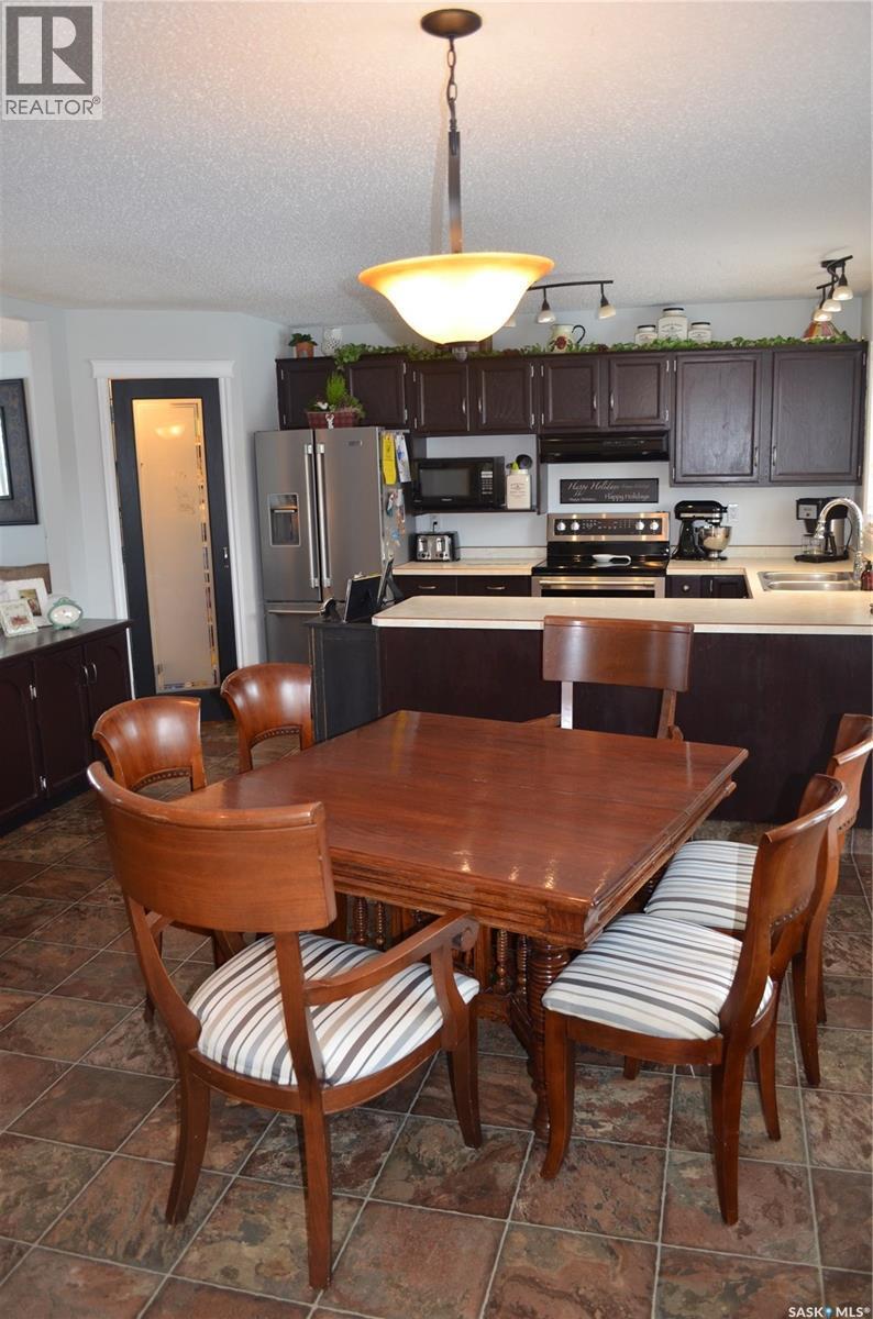 394 Standard Street, Pennant, SK - Indoor Photo Showing Other Room