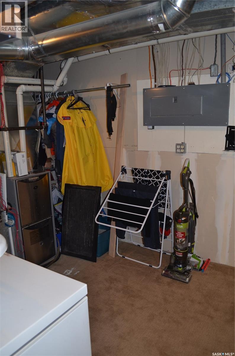 394 Standard Street, Pennant, SK - Indoor Photo Showing Other Room