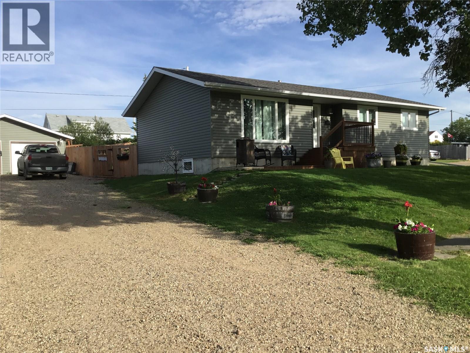 394 Standard Street, Pennant, SK - Outdoor