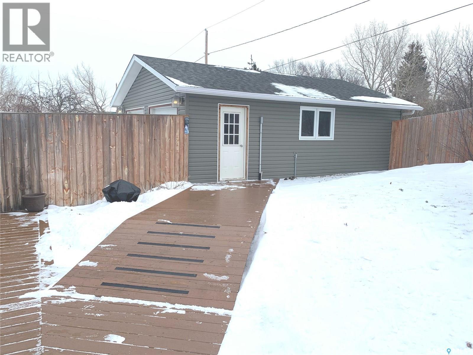 394 Standard Street, Pennant, SK - Outdoor