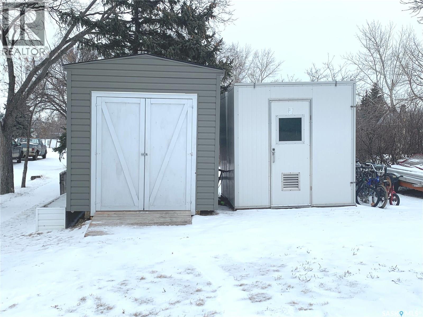 394 Standard Street, Pennant, SK - Outdoor