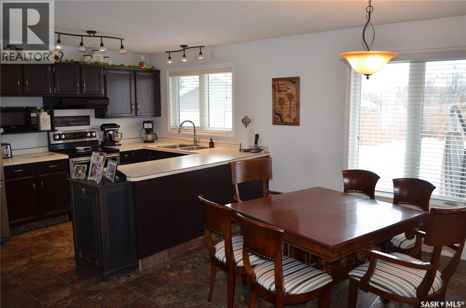 394 Standard Street, Pennant, SK - Indoor