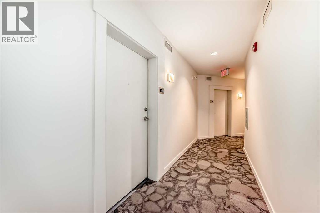 120, 707 4 Street Ne, Calgary, AB - Indoor Photo Showing Other Room