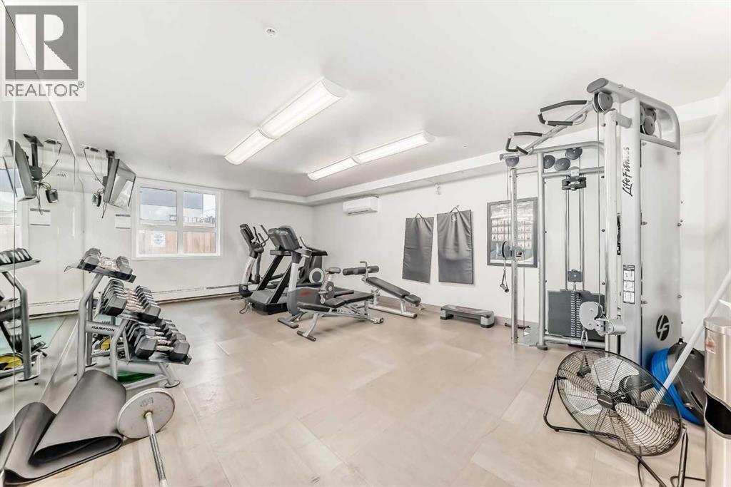 120, 707 4 Street Ne, Calgary, AB - Indoor Photo Showing Gym Room