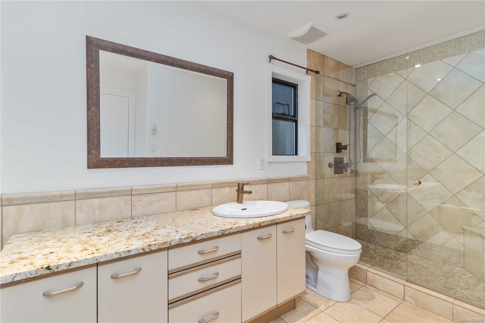 1-981 Fir Tree Glen, Saanich, BC