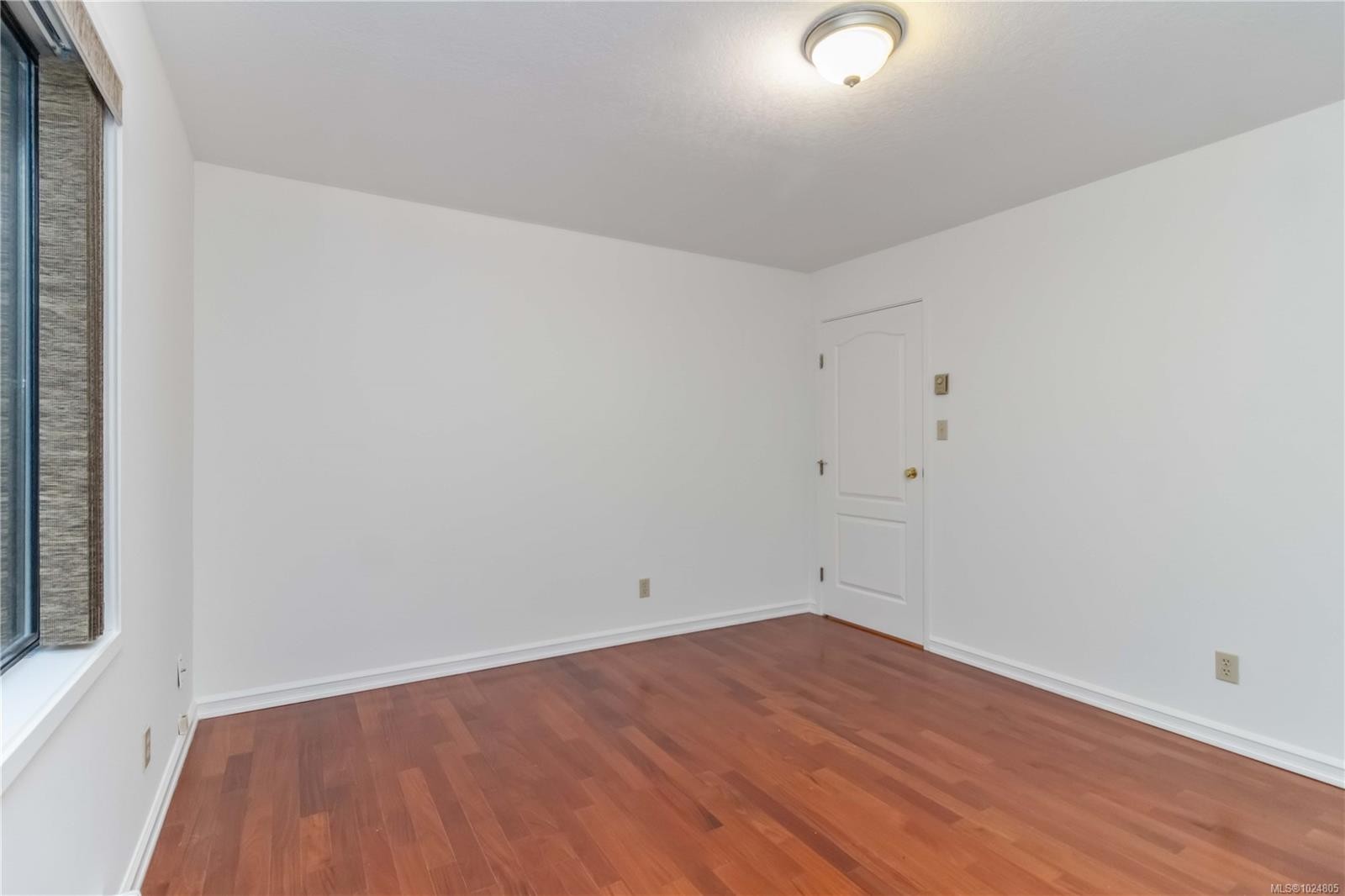 1-981 Fir Tree Glen, Saanich, BC