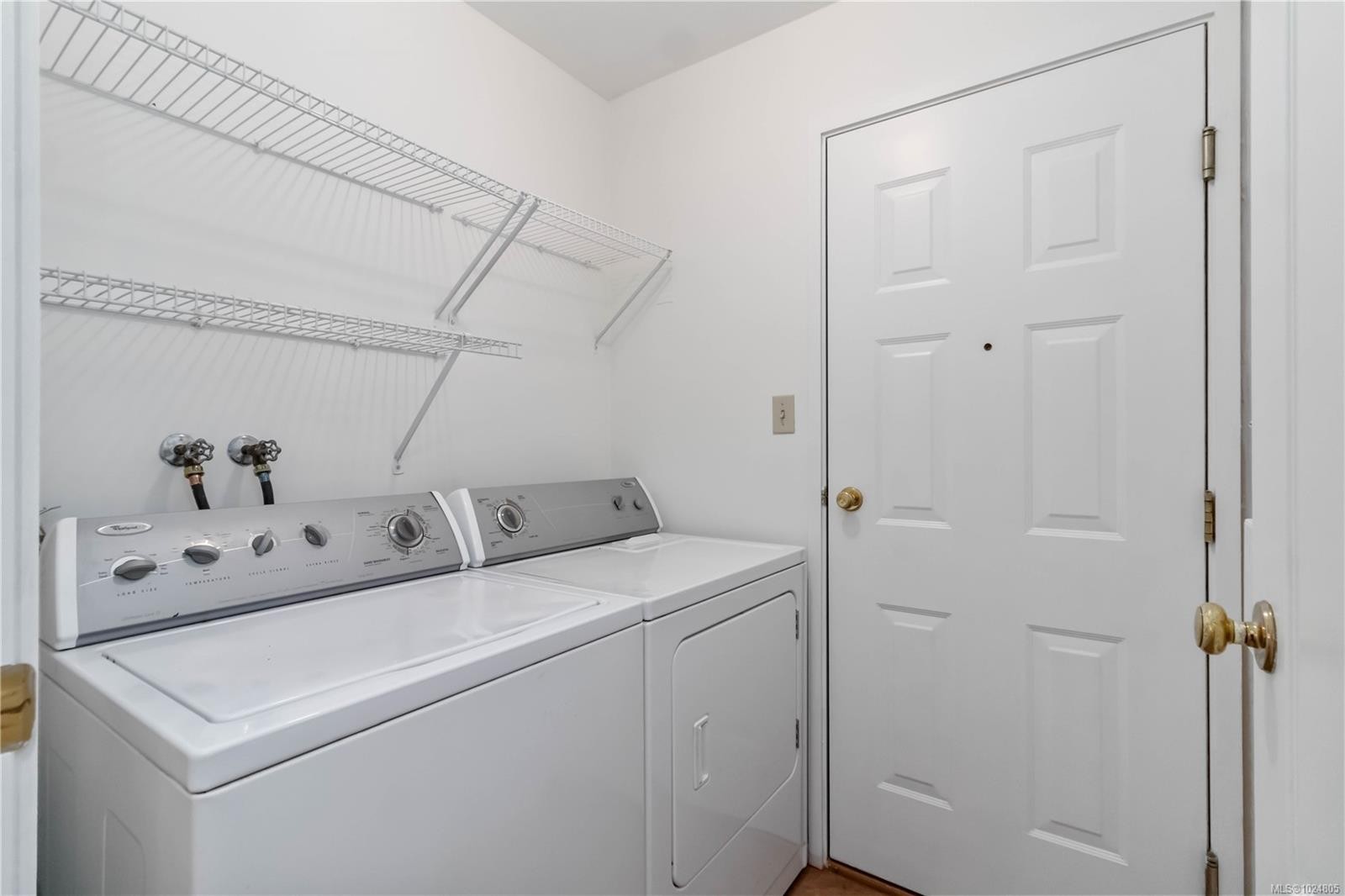 1-981 Fir Tree Glen, Saanich, BC