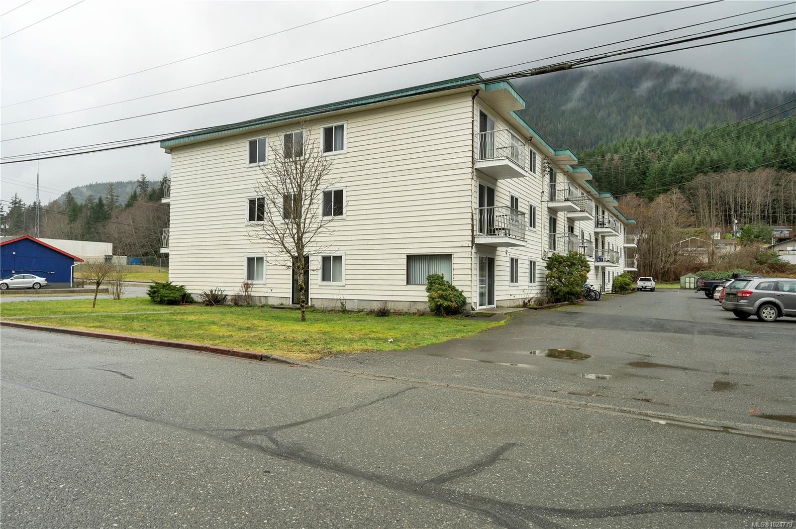 307-611 Macmillan Dr, Sayward, BC - Outdoor