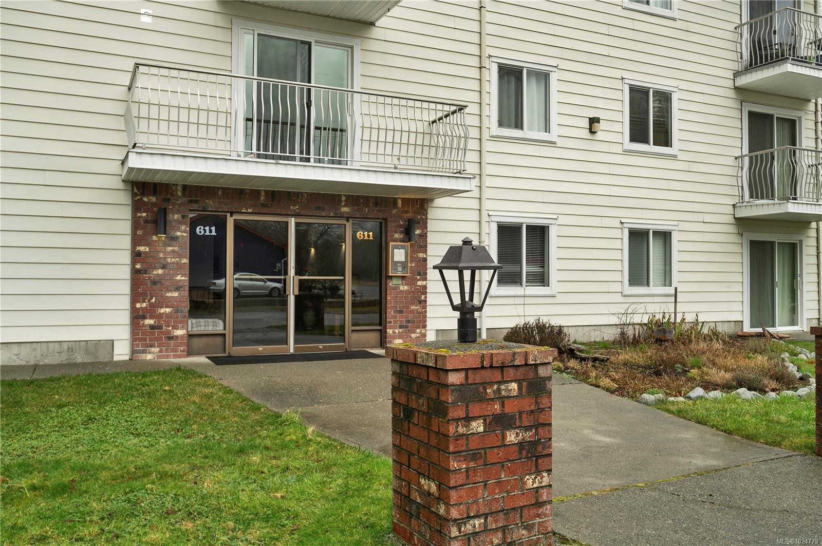 307-611 Macmillan Dr, Sayward, BC - Outdoor