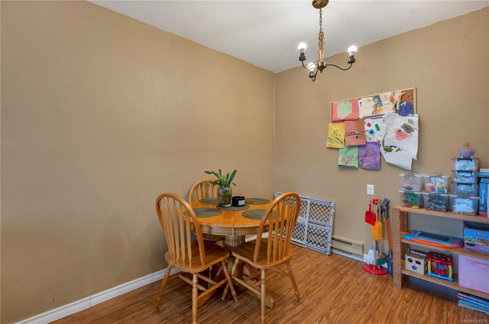 307-611 Macmillan Dr, Sayward, BC - Indoor Photo Showing Dining Room