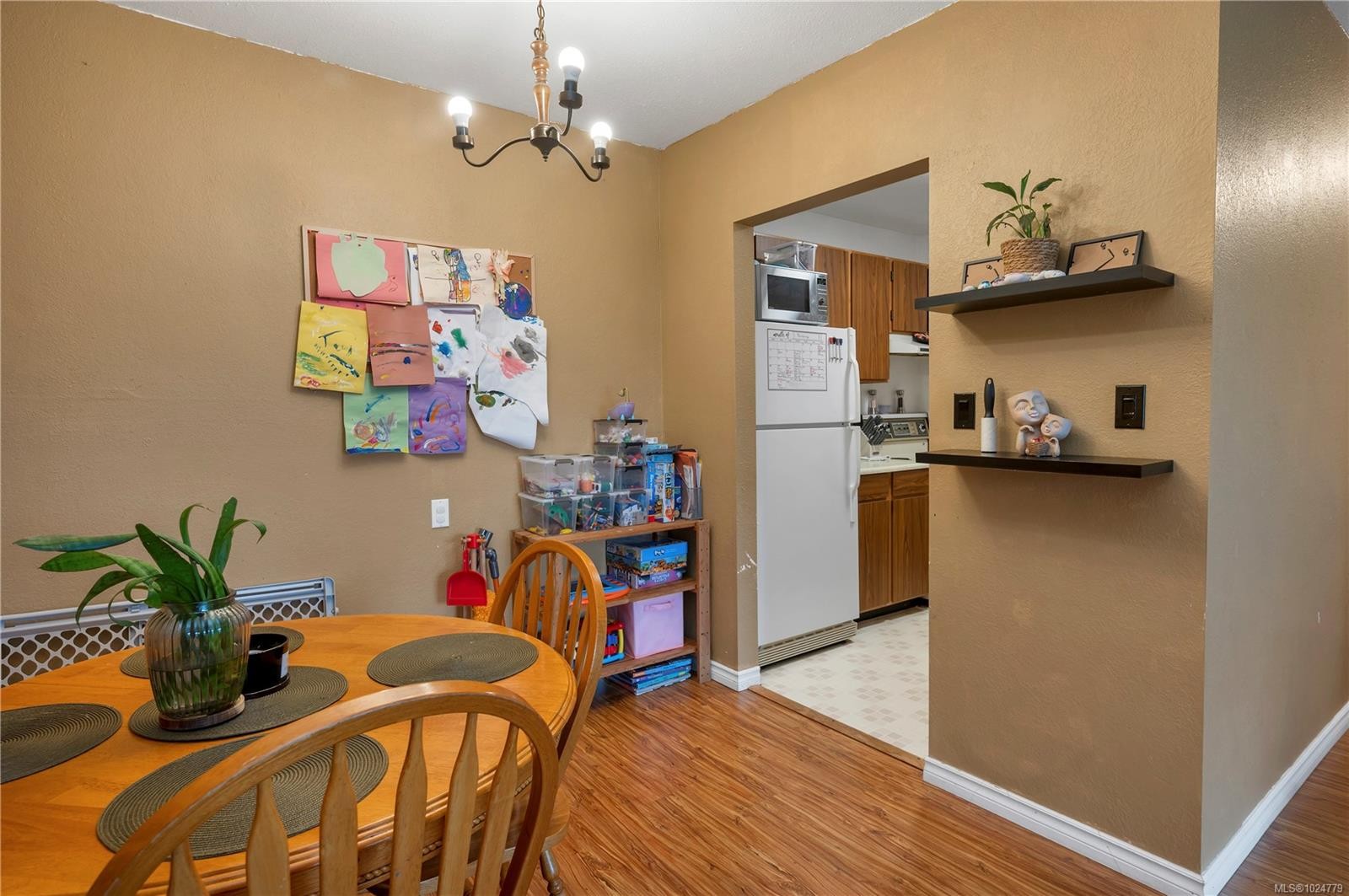 307-611 Macmillan Dr, Sayward, BC - Indoor Photo Showing Dining Room