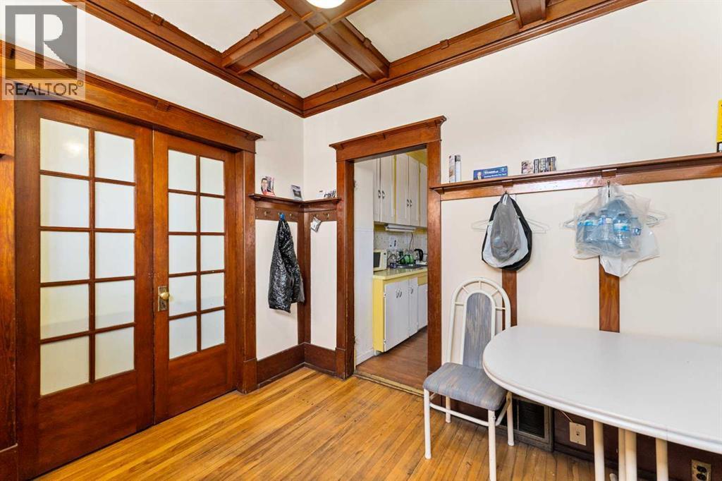 216 15 Avenue Nw, Calgary, AB - Indoor Photo Showing Other Room