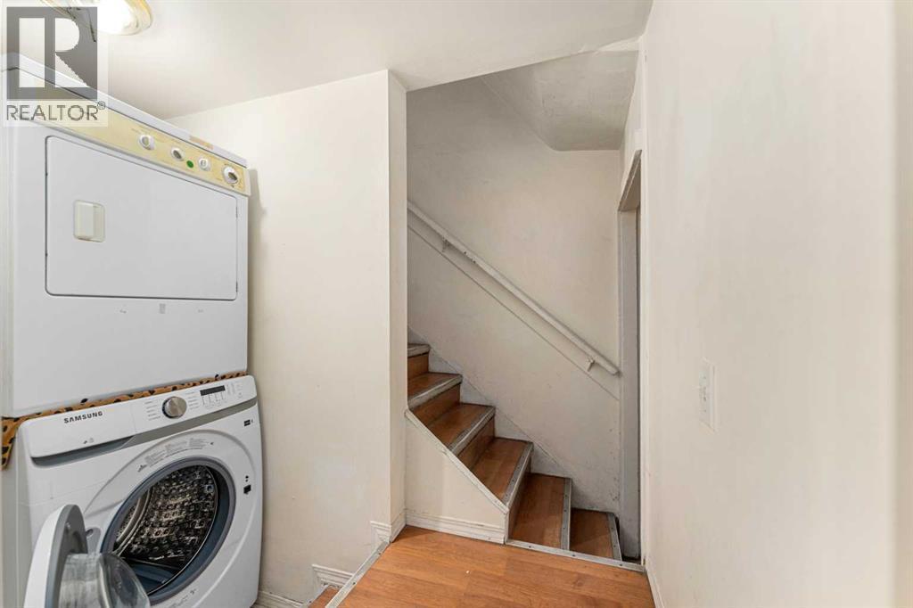 216 15 Avenue Nw, Calgary, AB - Indoor Photo Showing Laundry Room