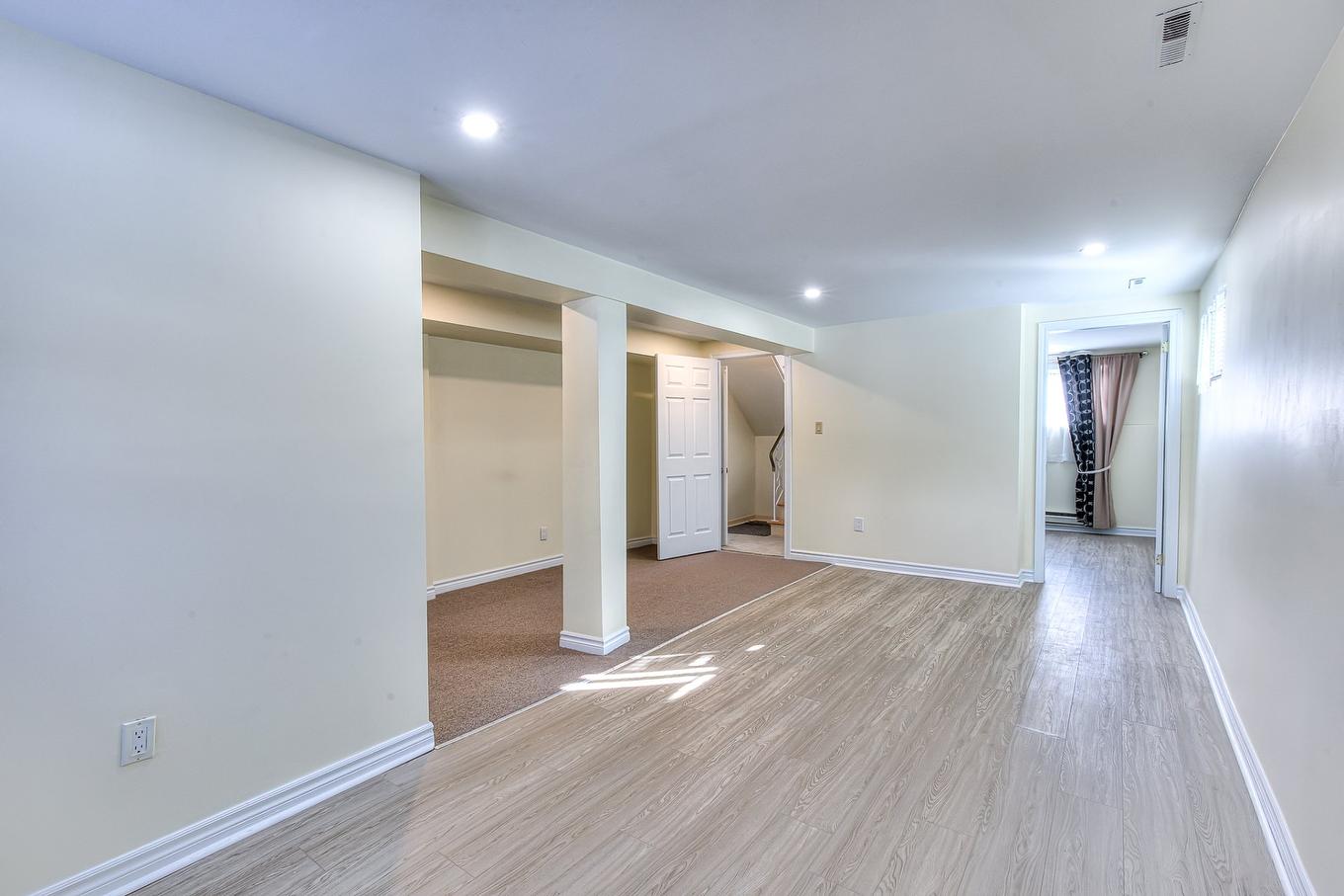 Salle familiale - 3660 Rue Isabelle, Laval (Fabreville), QC - Indoor Photo Showing Other Room